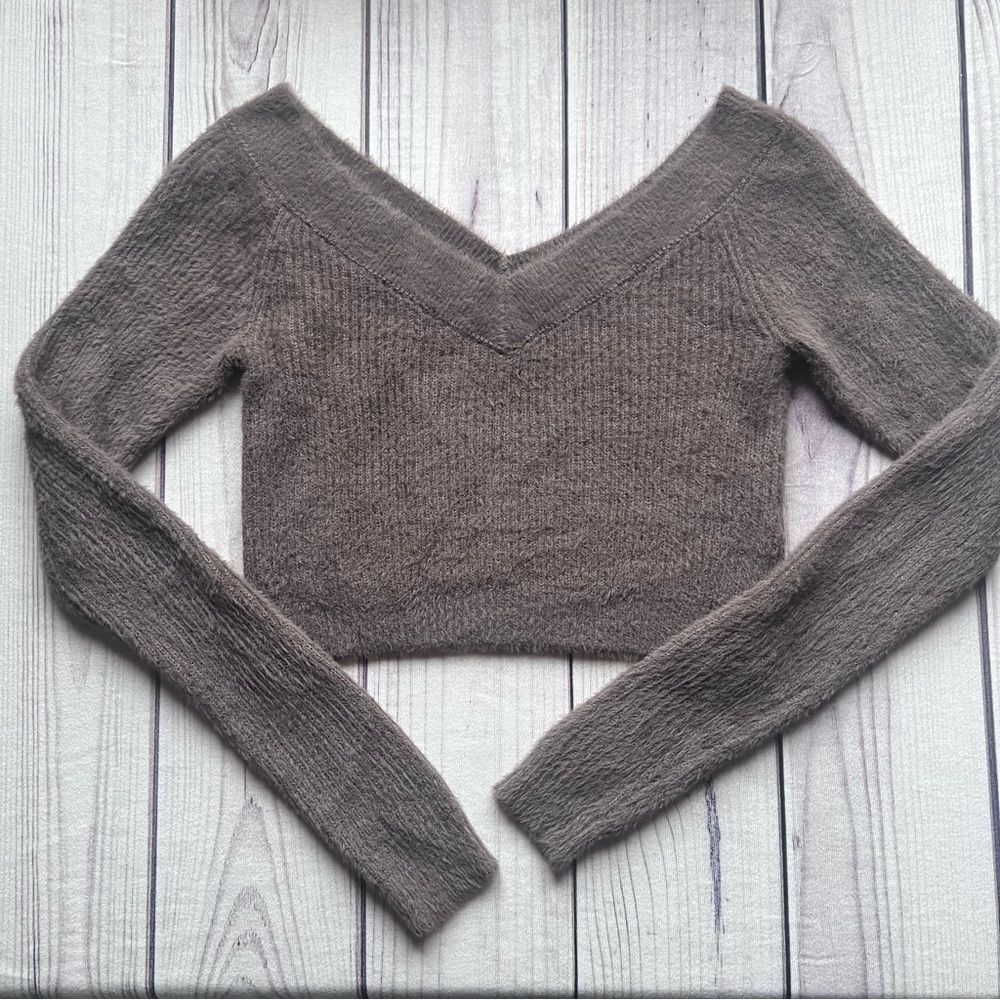 American Eagle Light Brown Fuzzy Cropped V Neck Sweater